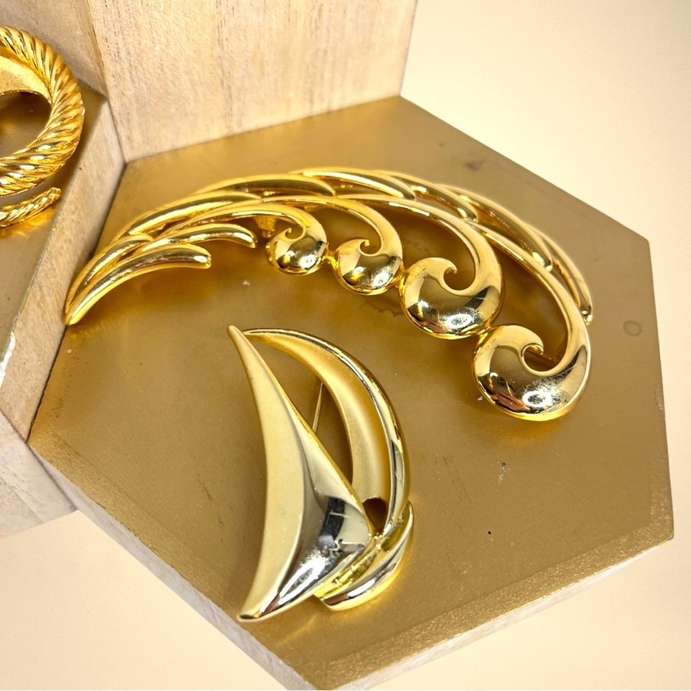 6 Stunning Gold Tone Brooch Pins - Picture 10 of 10